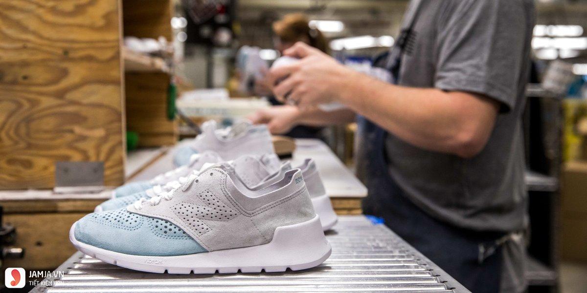 thuốc xịt rộng giày giày da thật, giày da nam FTT leather