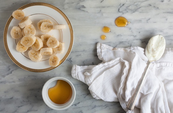 Bắt ốc sên ngoài vườn dưỡng da, hai cô gái làm ai cũng amp;#34;thót timamp;#34; vì quá mạo hiểm - 12