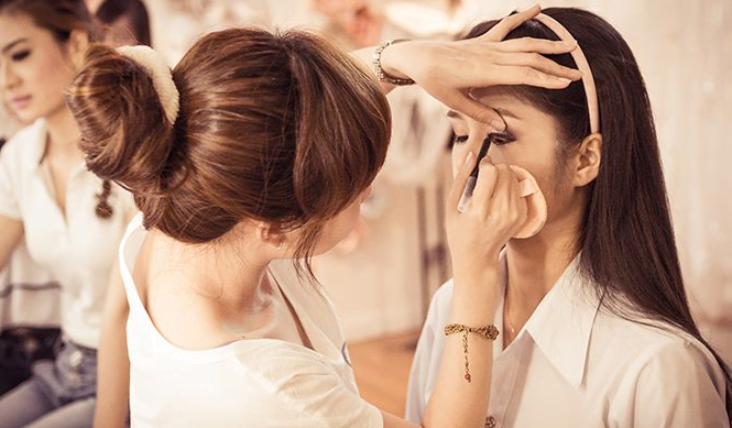 Trang điểm nghệ thuật 