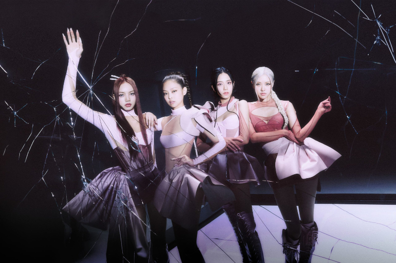 thoi trang blackpink trong pink venom - 1