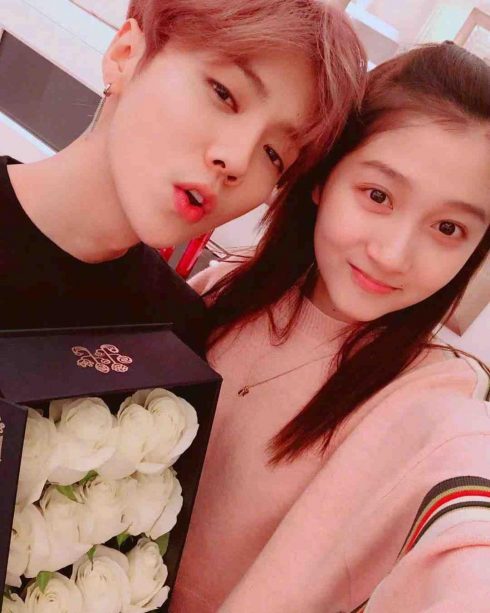 Chuyện tình ngọt ngào và bền chặt của cô cùng nam ca sĩ điển trai Lộc Hàm (Luhan) cũng đã thu hút nhiều sự quan tâm của cộng đồng mạng. Ảnh: @stronger917.