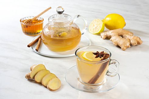 Quế mật ong chứa nhiều vitamin và khoáng chất, giúp hỗ trợ tiêu hóa, hấp thụ các chất dinh dưỡng tốt hơn, từ đó chuyển hóa năng lượng một cách hiệu quả. Ảnh: Getty images.