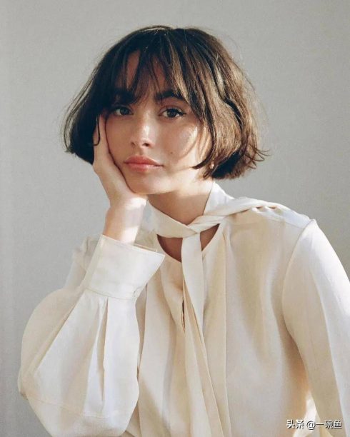 Kiểu tóc mang đến vẻ thanh lịch, hiện đại và sang trọng. Ảnh: VnLuxury.