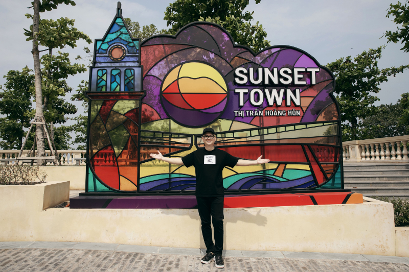 dating with a kiss - 1