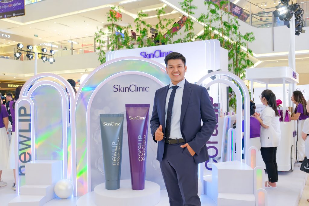 Sự kiện với sự tham gia của nhiều khách mời. Sự kiện với sự tham gia của nhiều khách mời.