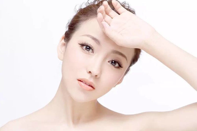                    Đánh tan mụn bằng việc sử dụng sữa ong chúa